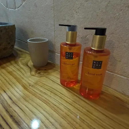 Serenella 奧爾比亞